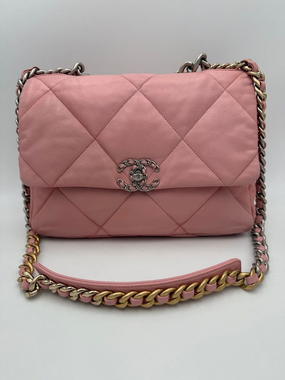 Sac &agrave; main CHANEL 19 rose Medium -Excellentes conditions TBE Maroquinerie