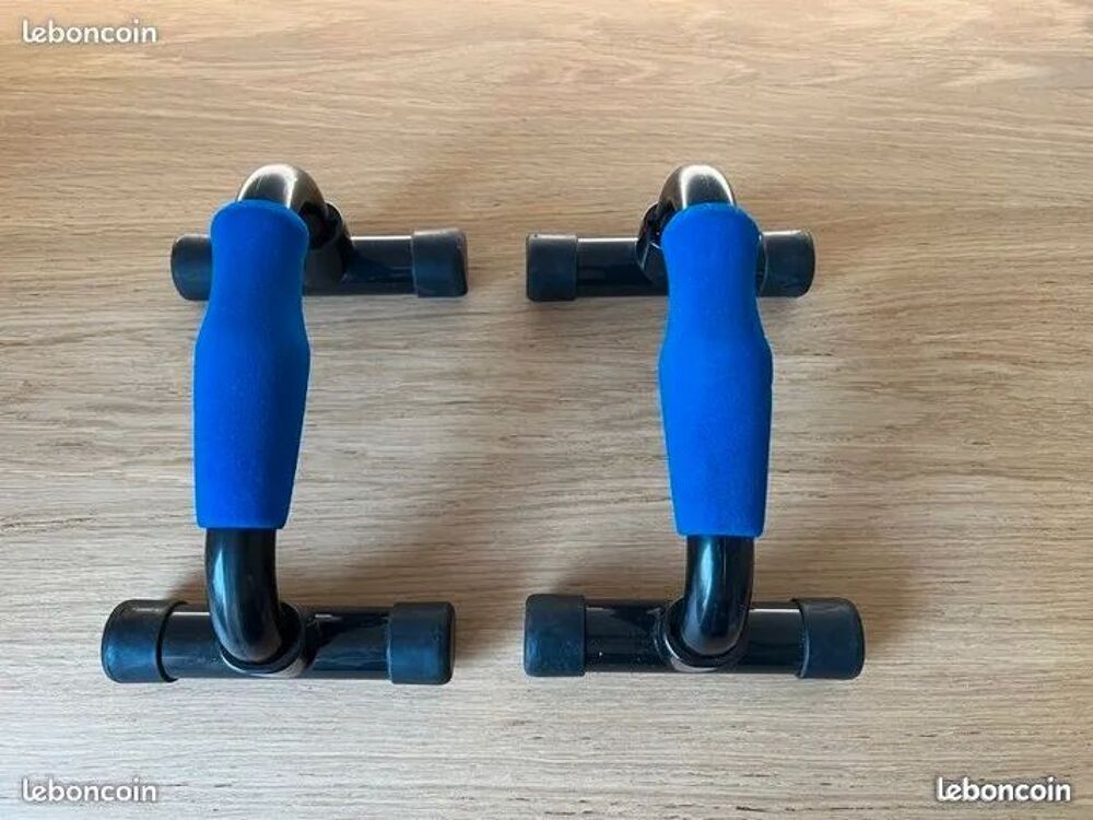 Une paire de poign&eacute;es Push UP Bars, pour faire des pompes Sports