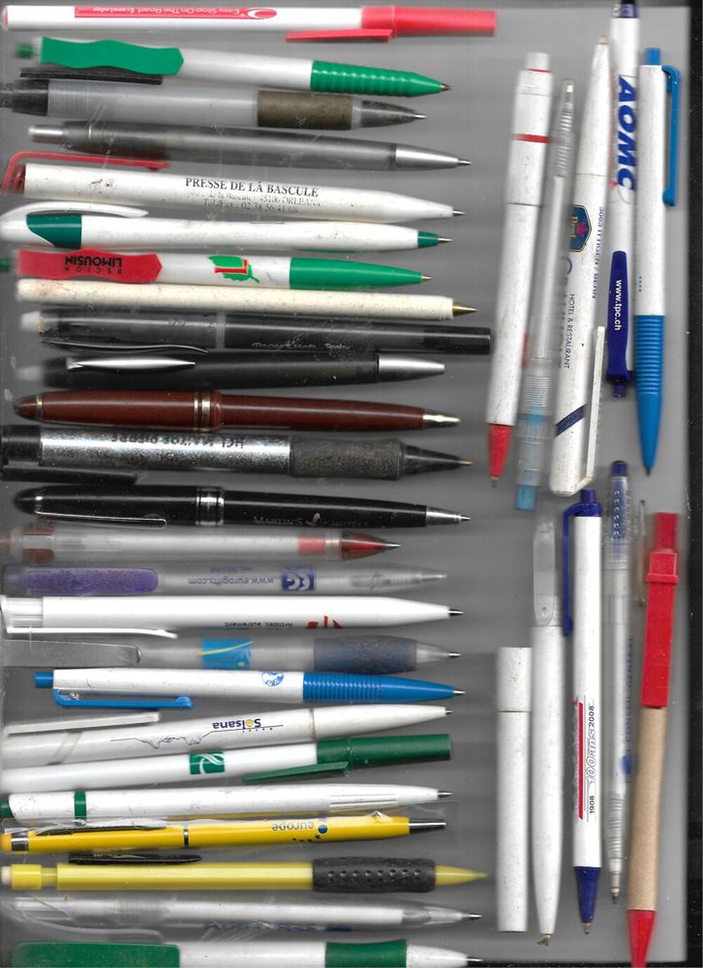LOT DE 60 STYLOS/CRAYONS PUBLICITAIRE Décoration
