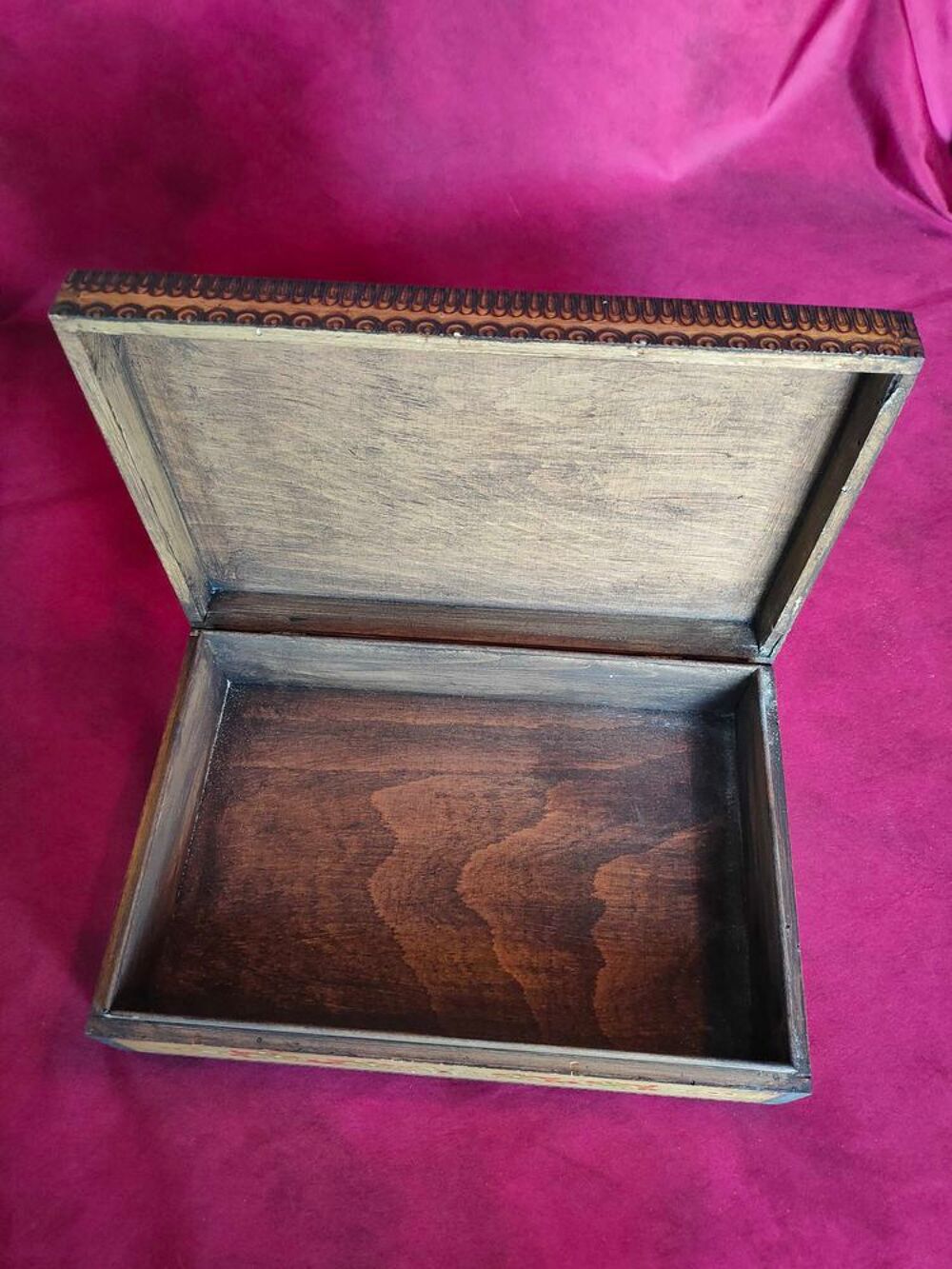 Ancienne boite en bois marquet&eacute;e Décoration