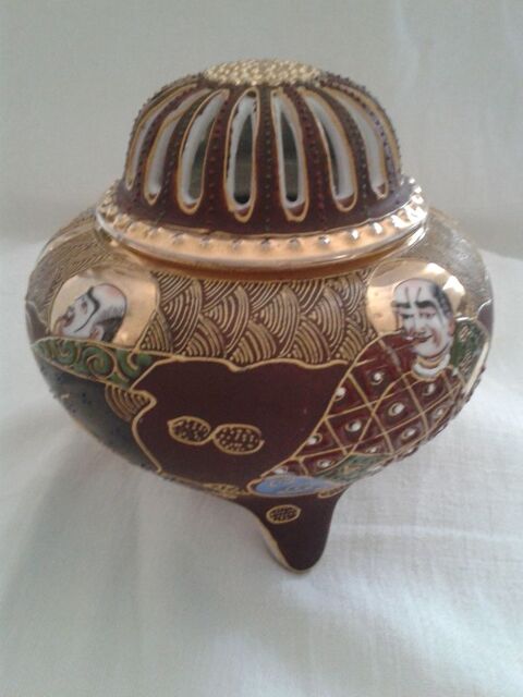 brûle parfum ancien en porcelaine du Japon Satsuma 40 Dijon (21)