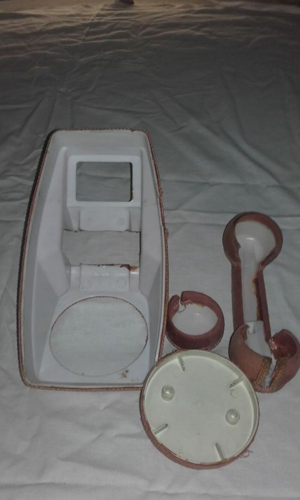 Coque pour t&eacute;l&eacute;phone ancien dessus velours Décoration
