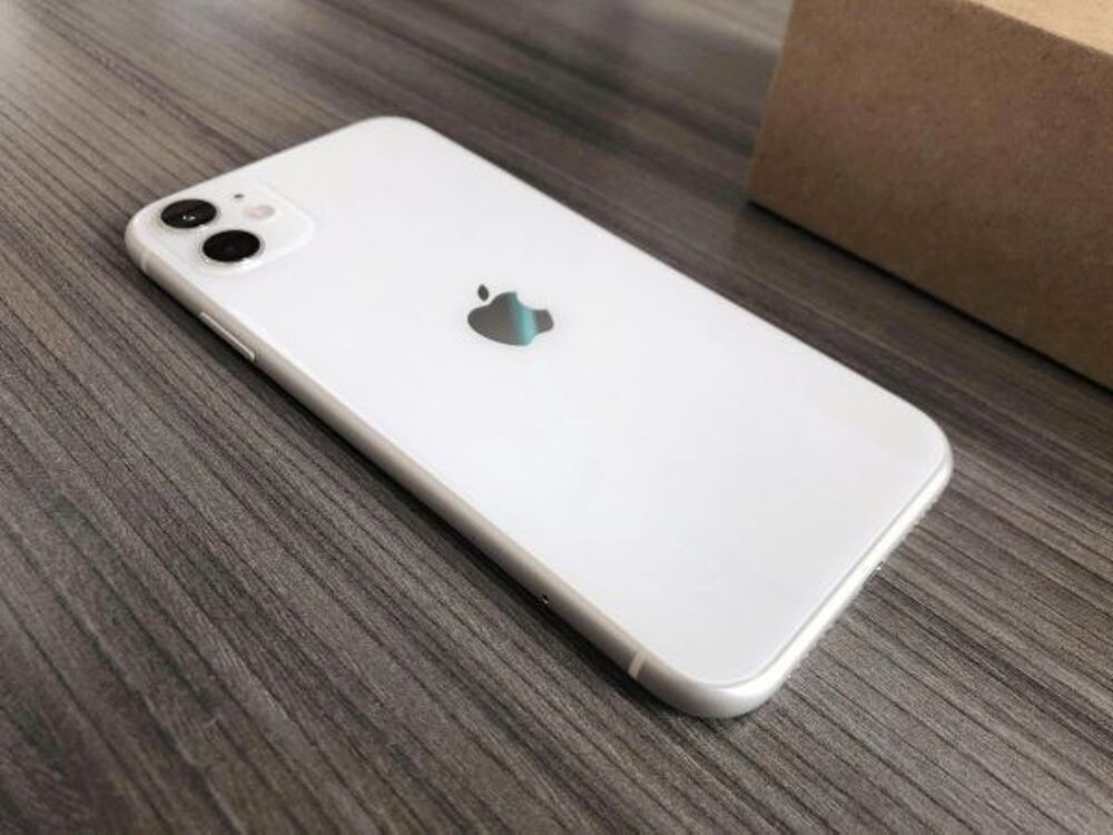 iPhone 11 - 64 Go - bon &eacute;tat g&eacute;n&eacute;ral Téléphones et tablettes