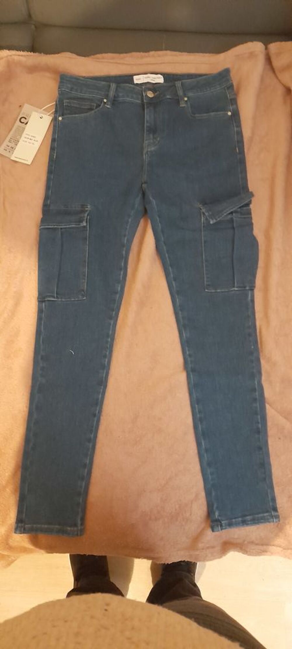un pantalon cargo tout neuf jamais porter Vêtements