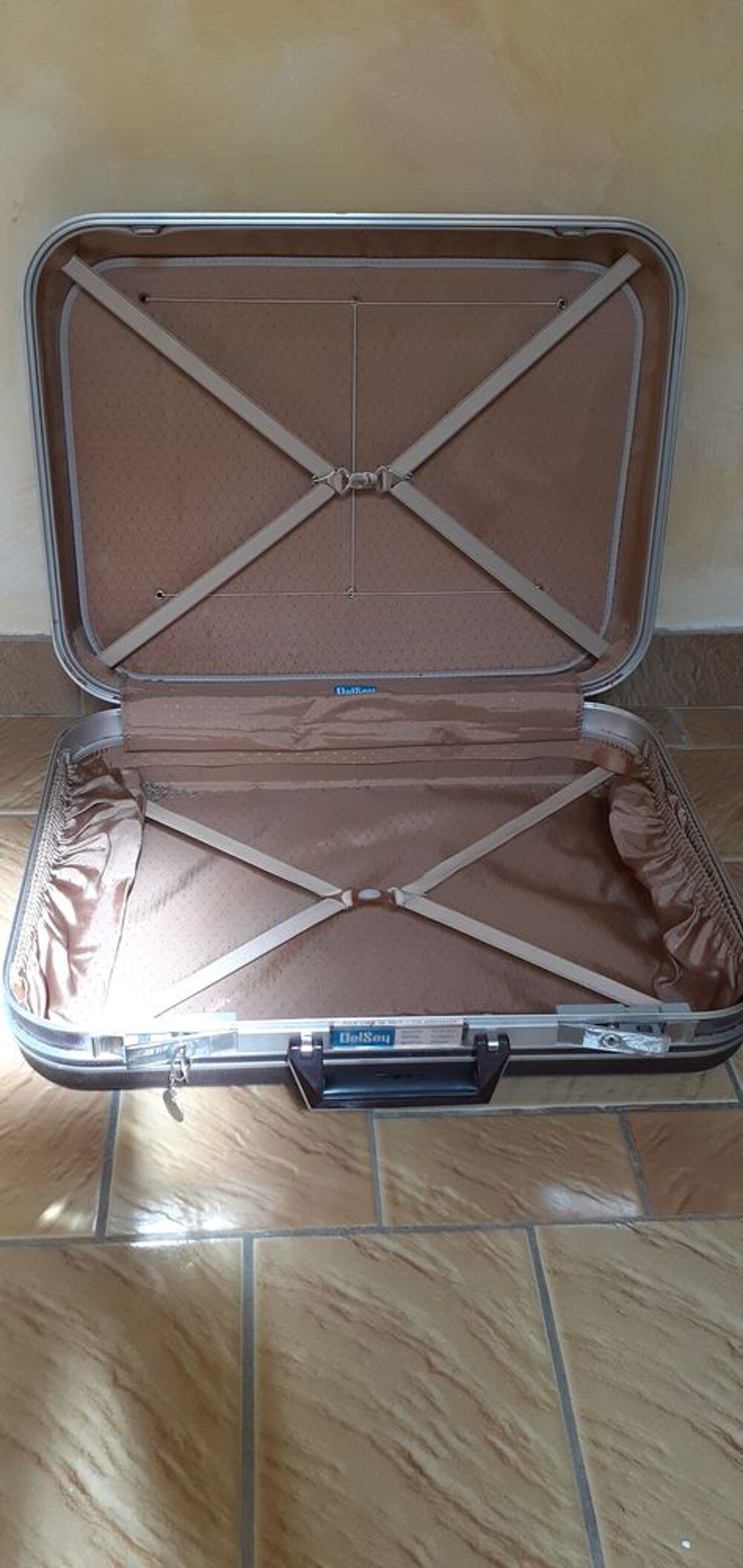 DEUX VALISES RIGIDES Maroquinerie