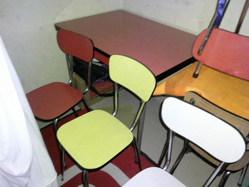 chaises tables et tabourets en formica Meubles