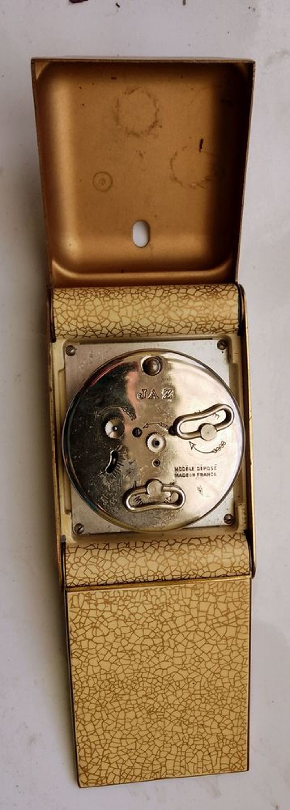 Ancienne belle horloge jaz m&eacute;canique en laiton Bijoux et montres