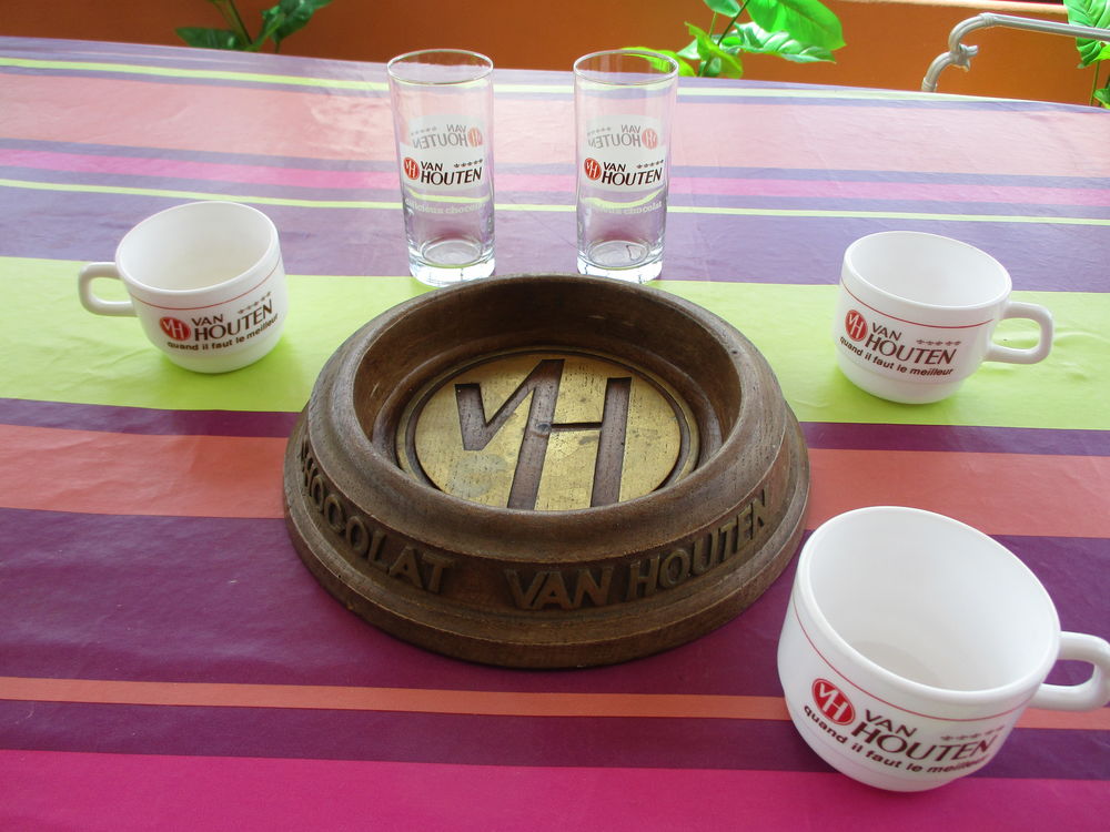 Lot de "VAN HOUTEN" Verres Décoration