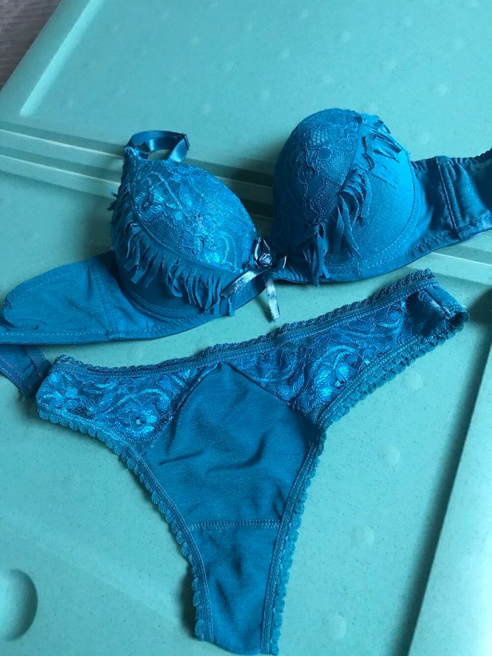Ensemble de lingerie TURQUOISE Taille M bonnet 90 Vêtements