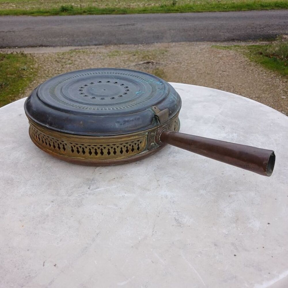 ancienne chaufferette ou bouillotte de lit en cuivre 