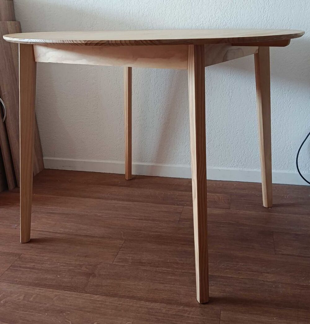 jolie table en bois Meubles