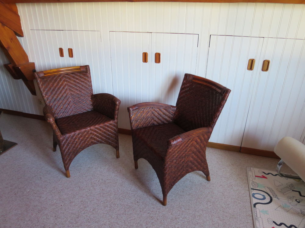 Vintage -Lot de 2 fauteuils en rotin tress&eacute; -coussins Meubles