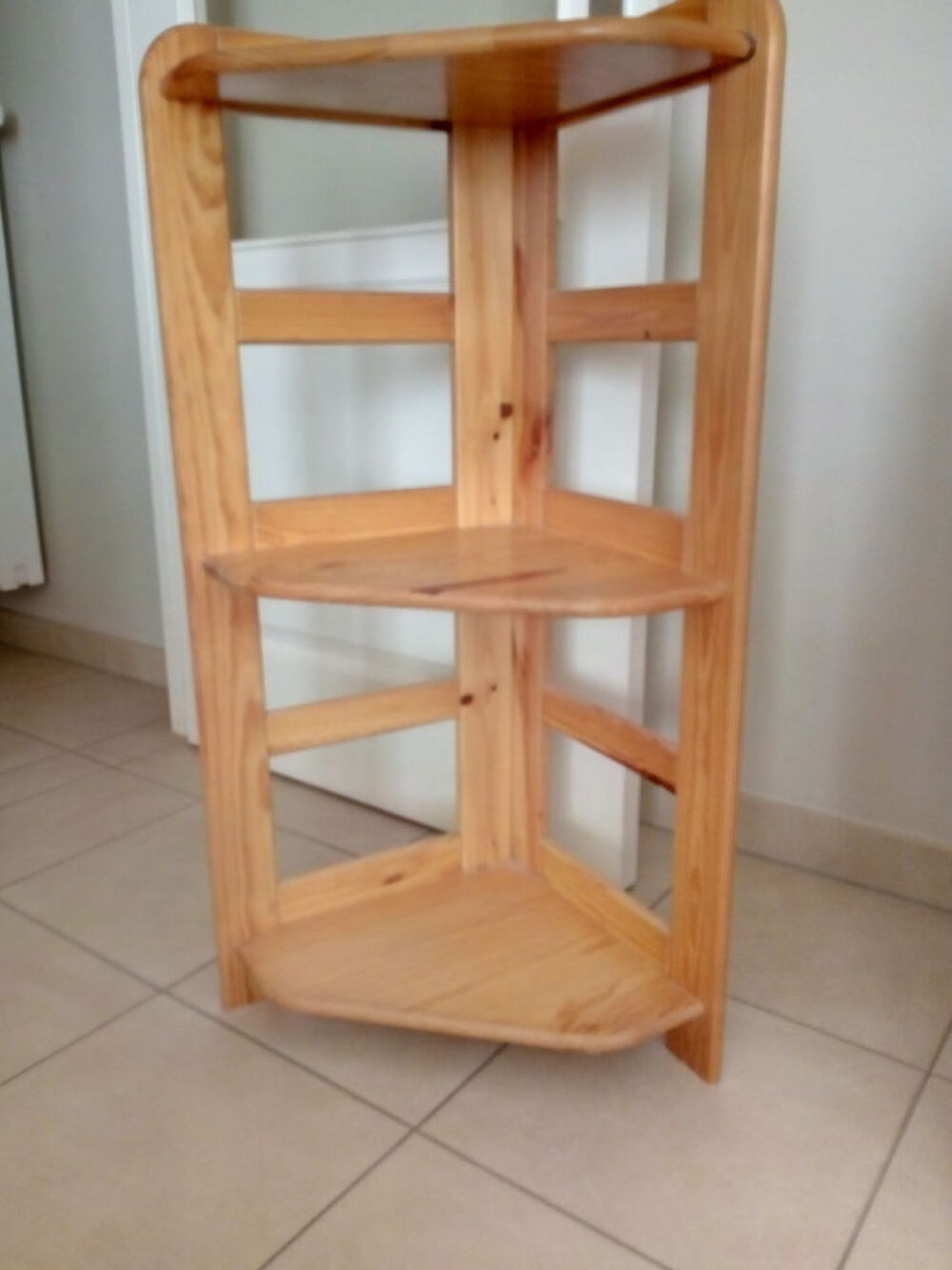 Etag&egrave;re d'angle en pin Meubles