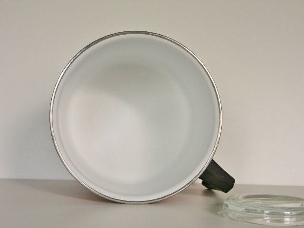Pot &agrave; lait acier &eacute;maill&eacute; Vintage 60 - TRES BON ETAT Décoration