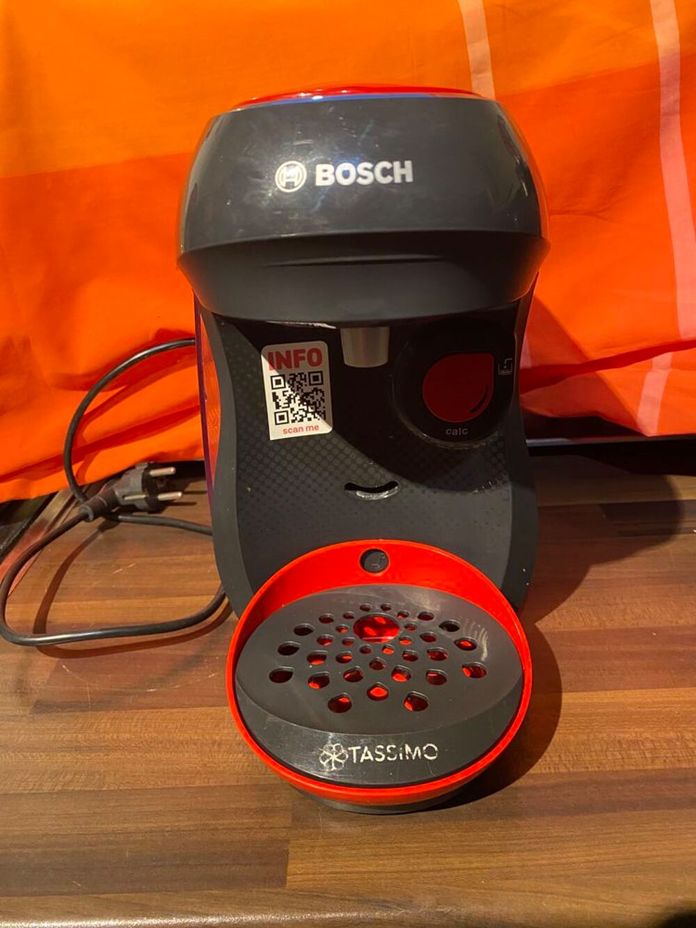 Machine &agrave; caf&eacute; Tassimo. Bosh rouge Electroménager