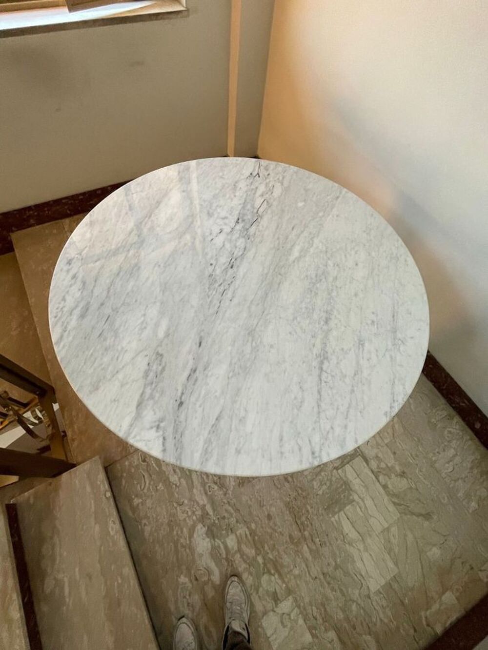 Mobilier de Salle &agrave; Manger Table Tulipe Eero Saarinen Meubles