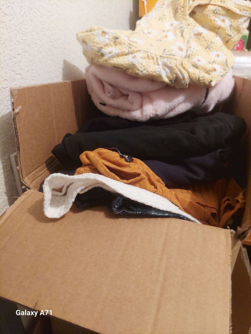 Sa va &agrave; une association Vêtements
