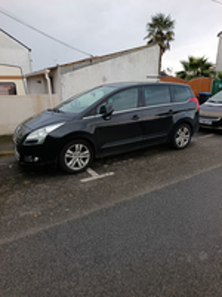 5008 1.6 HDi 112ch FAP BVM6 Confort Pack 7pl 2010 occasion 44570 Trignac