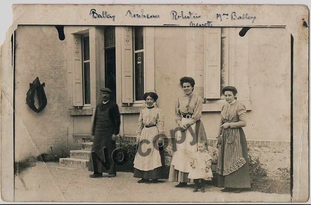 12. CPA PHOTO Famille Balleux &agrave; Montfranc (Aveyron) 