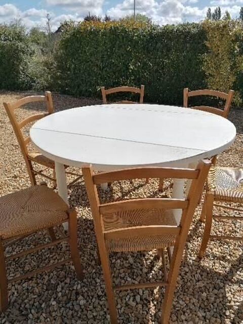 Table en pin avec 6 chaises  120 Aubign-Racan (72)