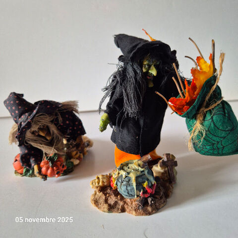 Lot de 2 sorci�res effrayantes pour collection ou d�cor hant 10 Saumur (49)