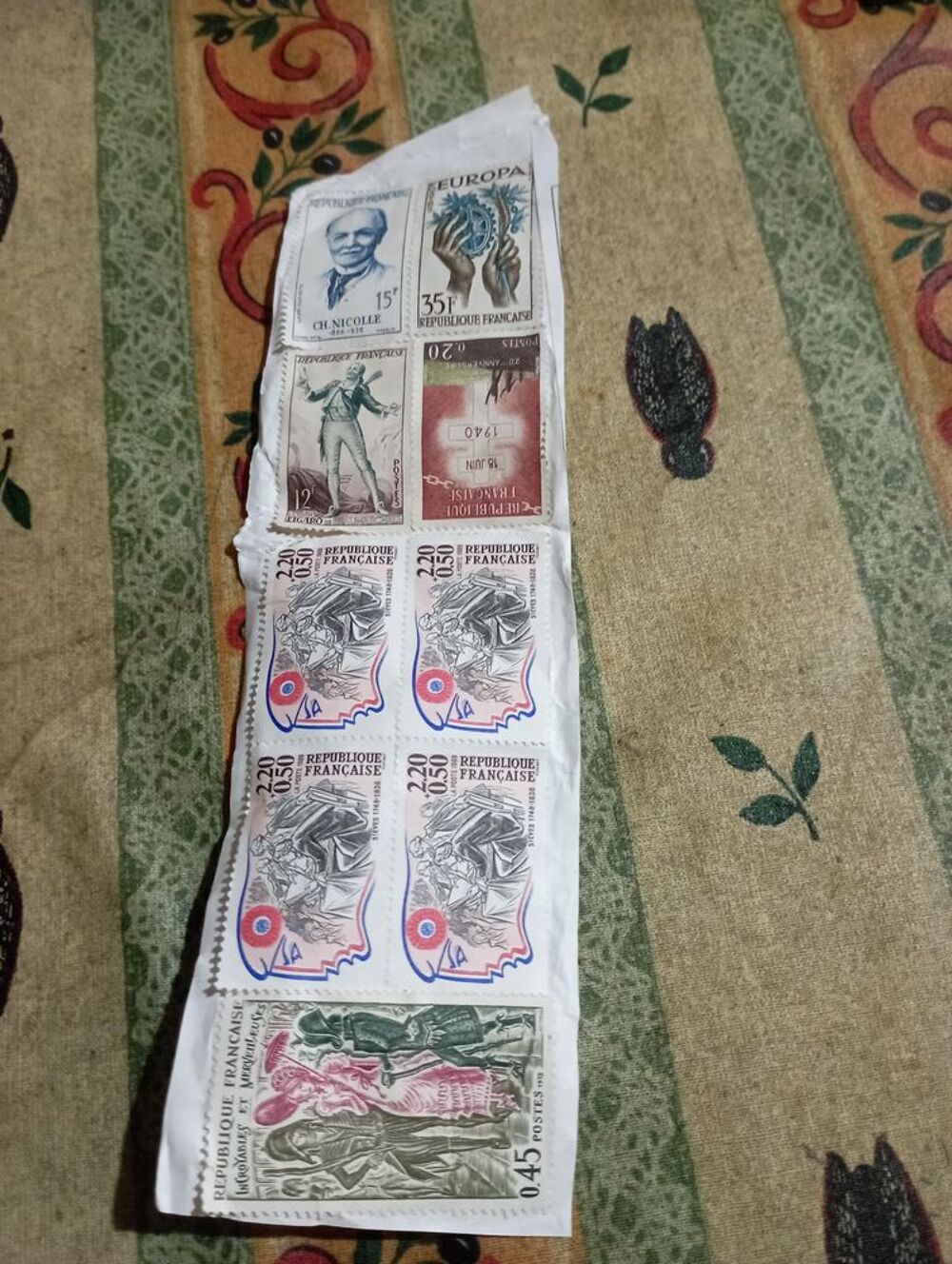 Lot de timbres fran&ccedil;ais et &eacute;trangers impeccable Billetterie