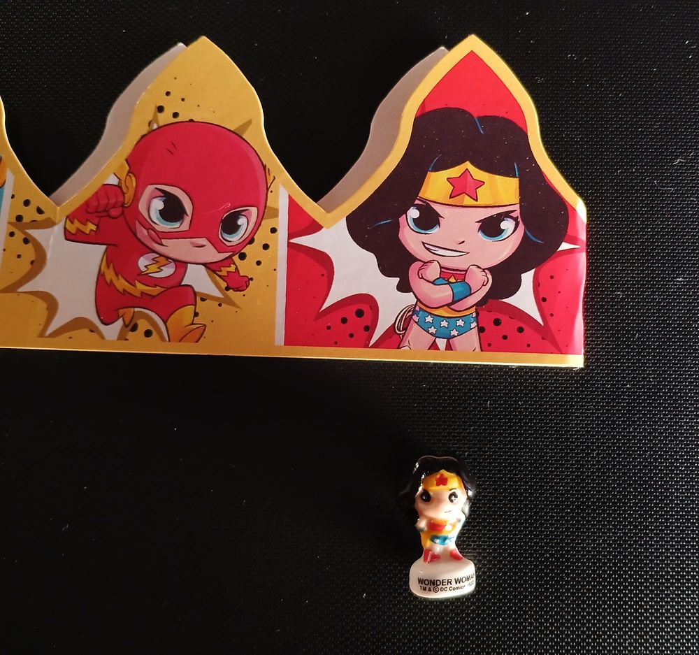 FEVE WONDER WOMAN ET COURONNE 