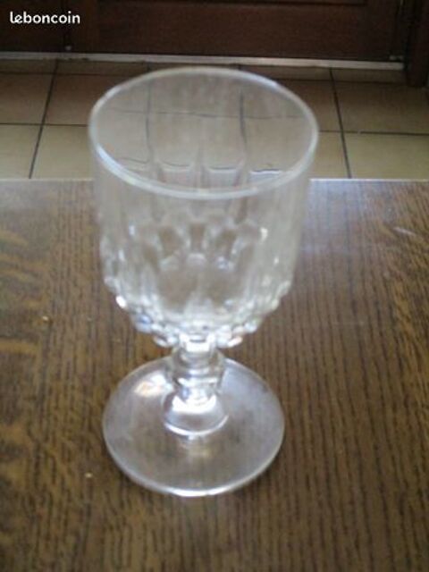 Verre en cristal � vin pas un coup 0 M�rignies (59)