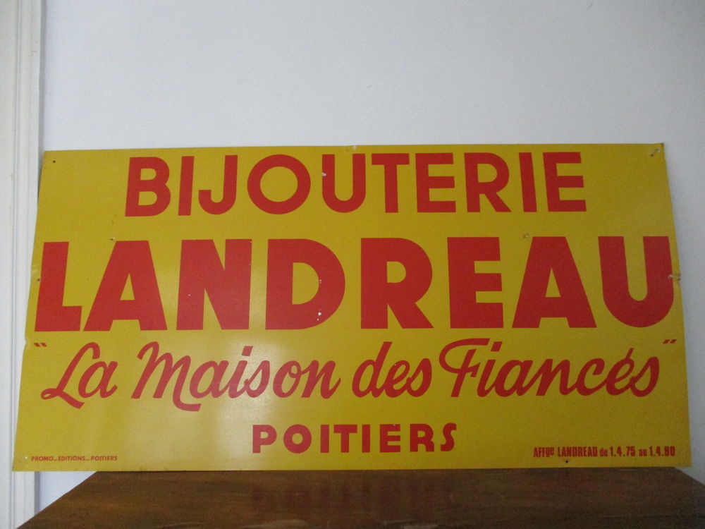 Objets en t&ocirc;le &eacute;maill&eacute;e / Plaque publicitaire 
