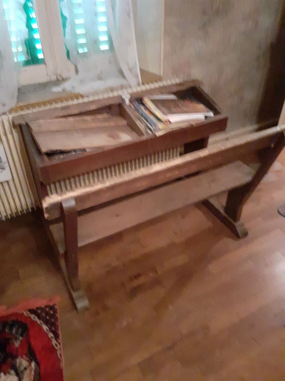 table d, &eacute;cole ancienne Meubles