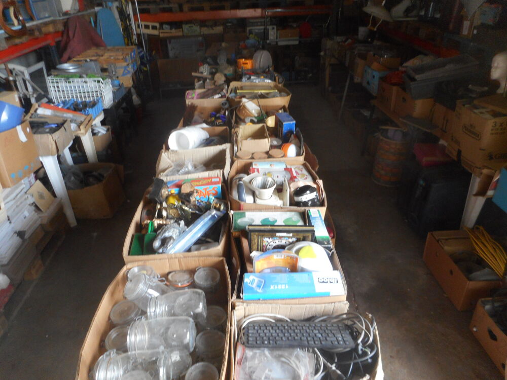 Vide grenier j'ai plusieurs carton environ 50 a aveugle p Meubles