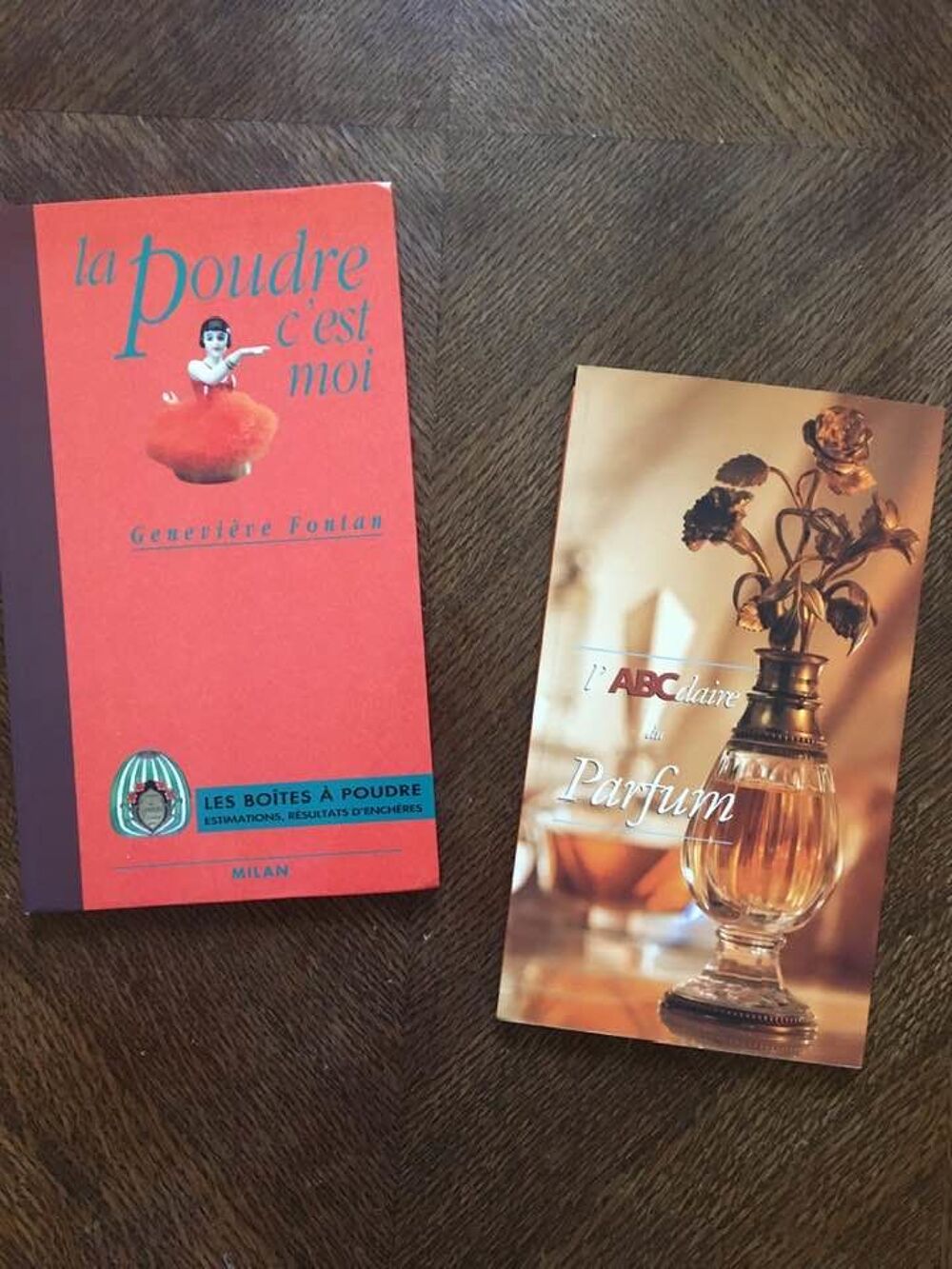 Parfum, Deux jolis est ancien livre en parfait &eacute;tat 