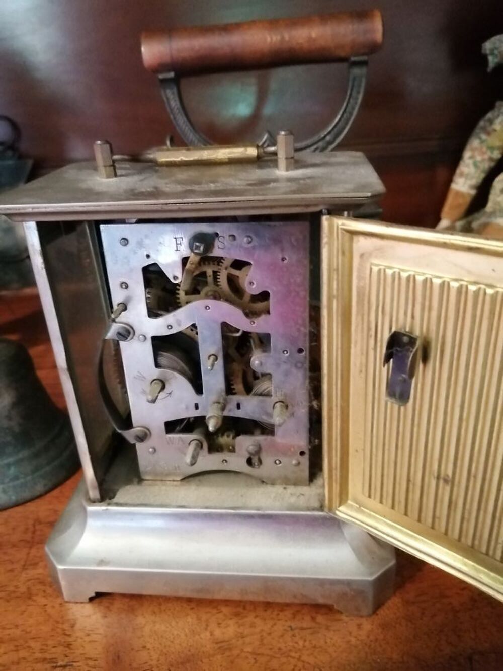 Horloge de table de chevet vintage 