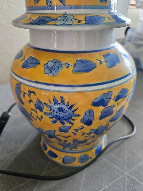 tb pied de lampe aux couleurs vives 14 Villars (42)