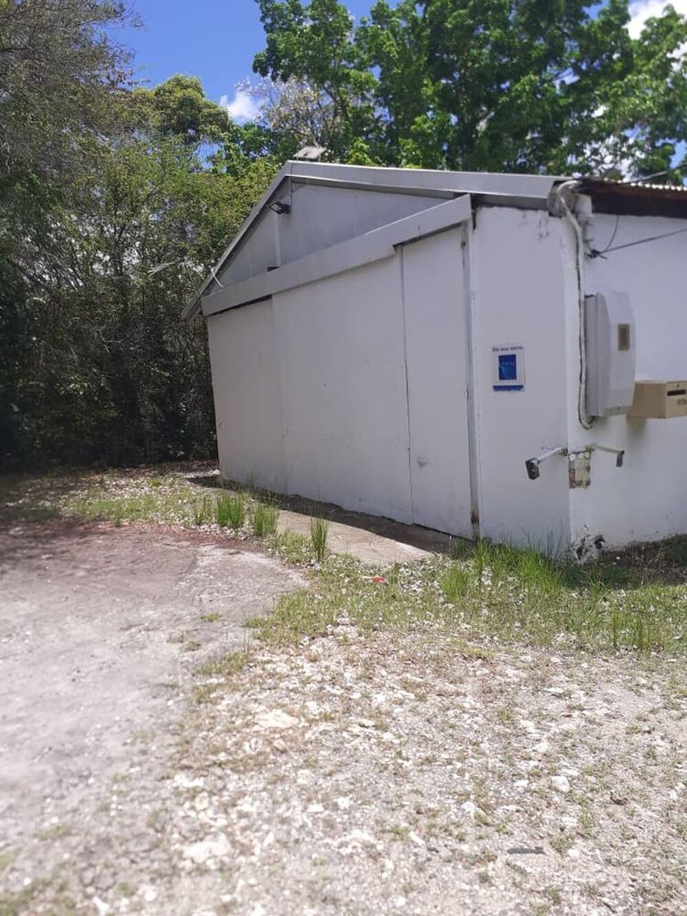 Location Parking/Garage HANGAR DE 38 M2 Sainte-anne