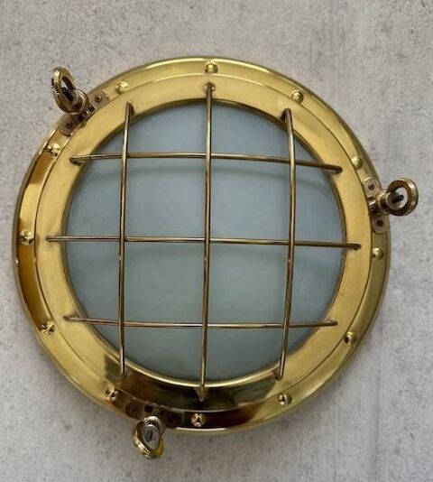 BELLES APPLIQUES HUBLOTS 80 La Crau (83)