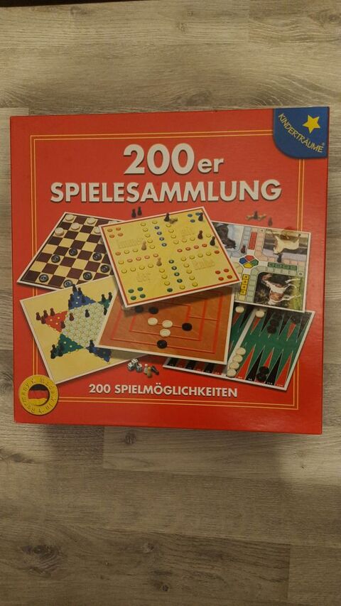 Collection de jeux avec 200 jeux de soci�t� Marlenheim (67)