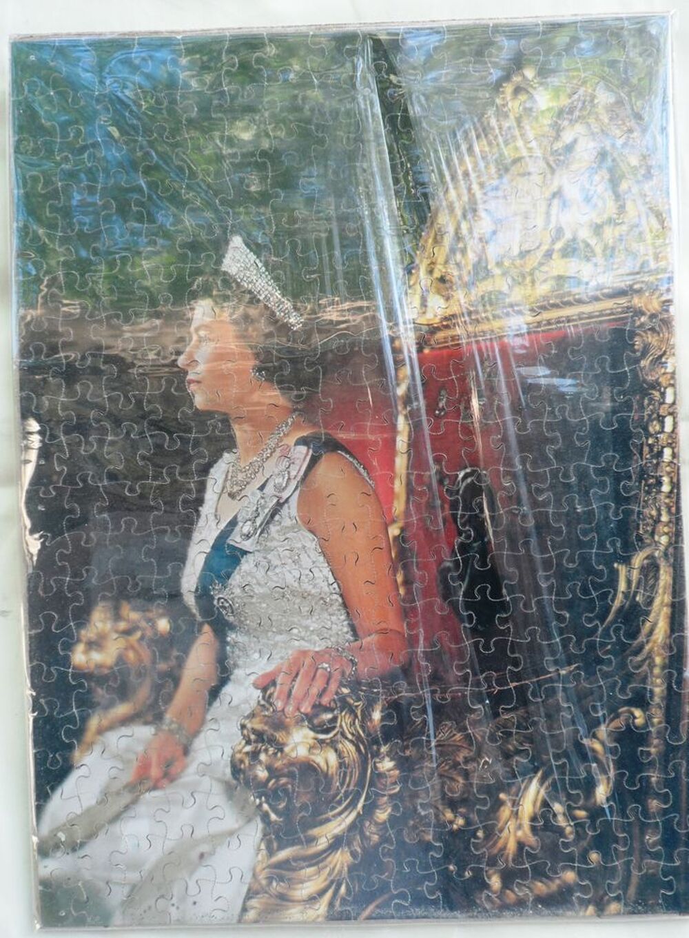 PUZZLE 300 P. BOIS ED. FOR SILVER JUB. QUEEN ELISABETH II 