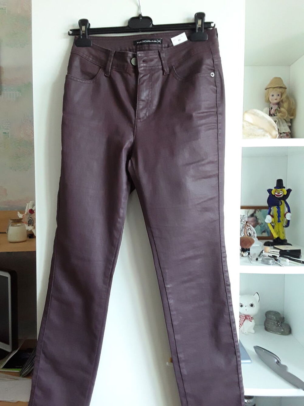 Pantalon jamais port&eacute; V�tements