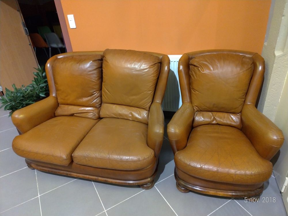 Canap&eacute; cuir 2 places et fauteuil 1 place Meubles