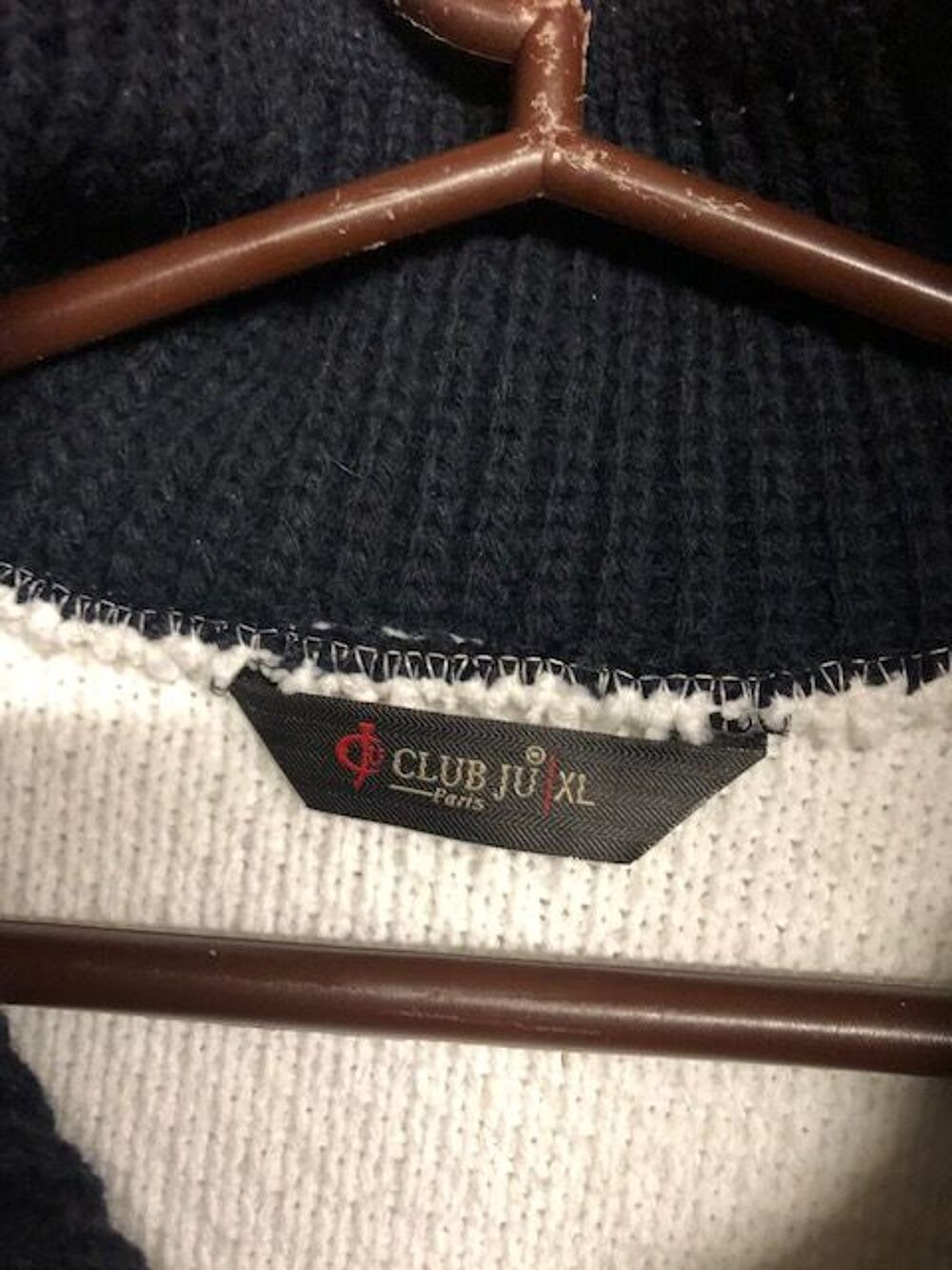 Tr&egrave;s Beau pull neuf de Club JU - XL Vêtements