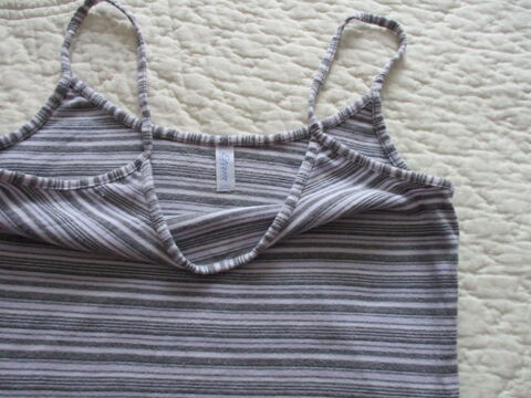 LOT DE 2 DEBARDEURS  fines bretelles - taille 42/44 4 Flac (16)