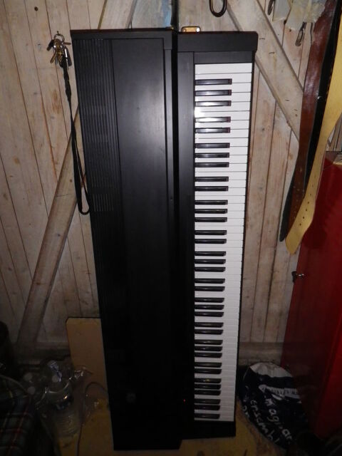 clavier piano Yamaha Clavinova CLP-300 250 Fontenay-le-Fleury (78)