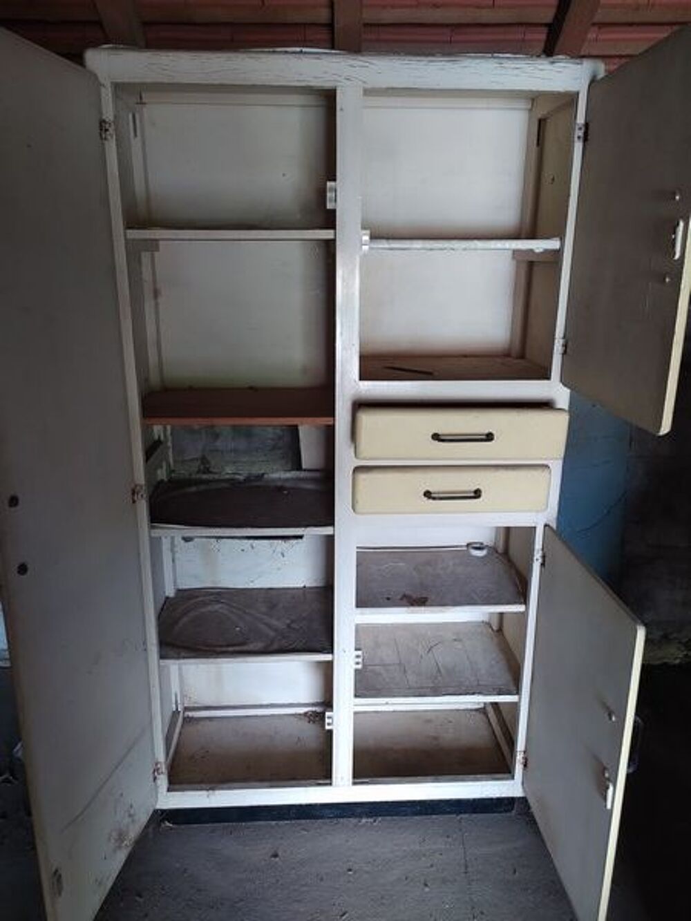Meuble Armoire Buffet Mado Vintage 
Meubles