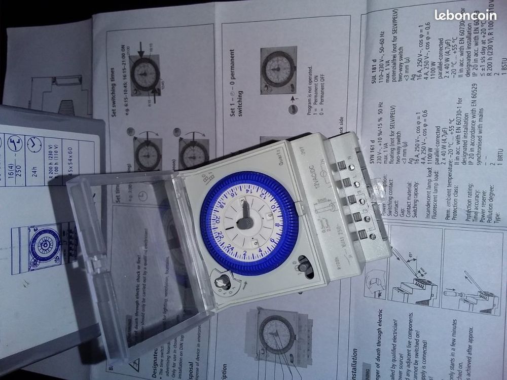 Minuterie programmable 12V AC/DC Sul181d (minuterie 24 heure Bricolage