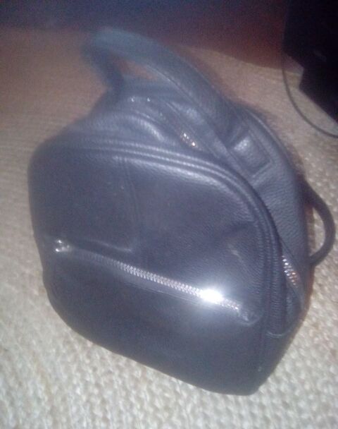 petit sac � dos noir 4 Beauchamp (95)