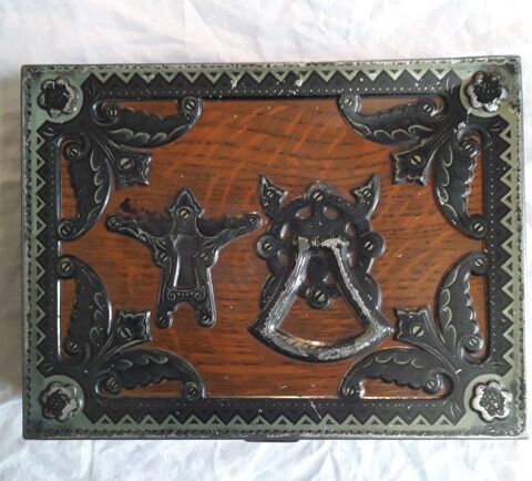 Ancienne boite  biscuits Huntley & Palmers 100 Limoges (87)