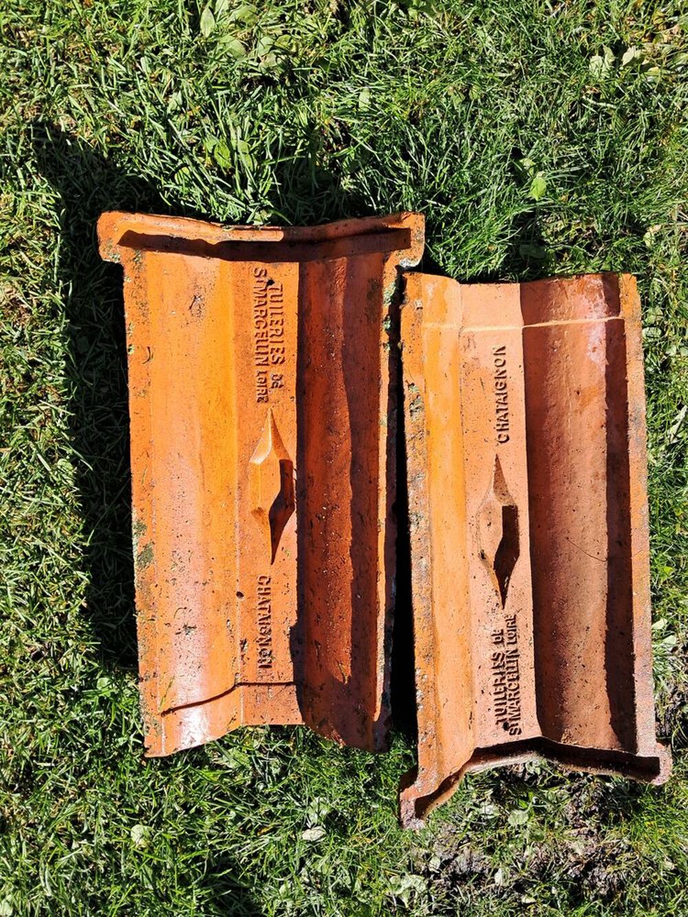 Tuiles ECUISSES PERUSSON Bricolage