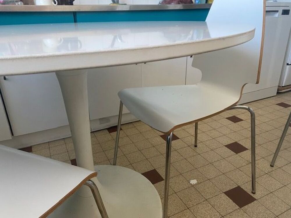 tables et chaises SAM et cuisine Meubles