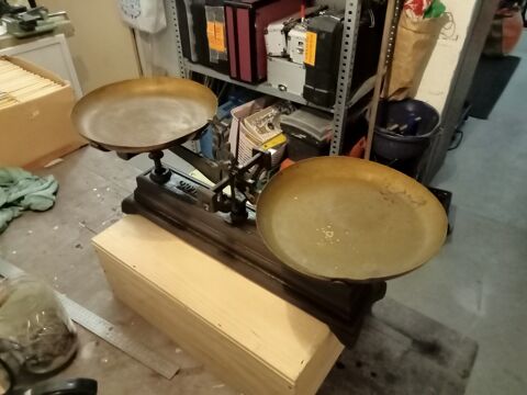 Balance Ancienne  Deux Plateaux en Mtal 33 Clamart (92)